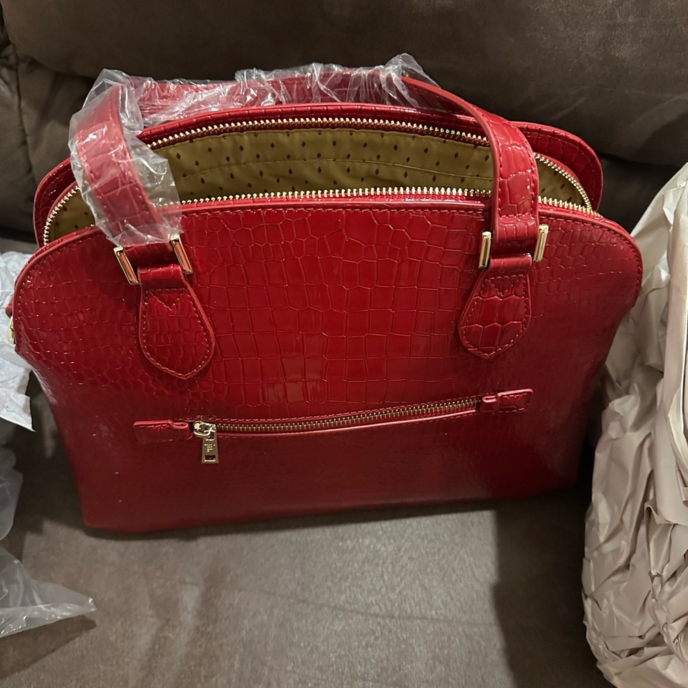 Red Crocodile Pattern Handbag - Picture 5 of 5